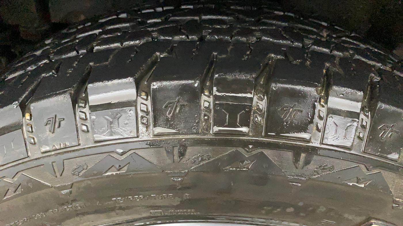 2023 Mahindra Thar LX P 2WD AT HT, Petrol, Automatic, 25,059 km, Left Front Tyre Tread