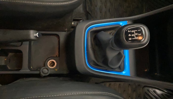 2022 Tata PUNCH CREATIVE  1.2 RTN DUAL TONE, Petrol, Manual, 9,655 km, Gear Lever