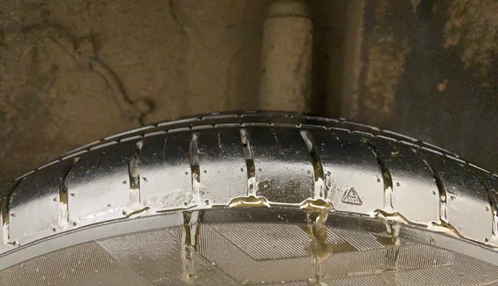 2022 Tata PUNCH CREATIVE  1.2 RTN DUAL TONE, Petrol, Manual, 9,655 km, Left Rear Tyre Tread