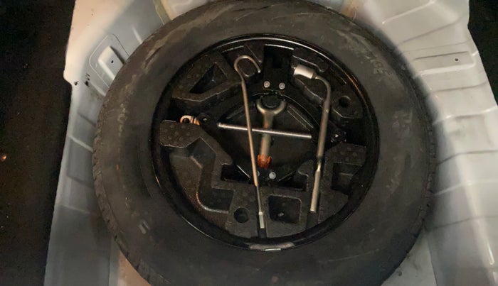 2022 Tata PUNCH CREATIVE  1.2 RTN DUAL TONE, Petrol, Manual, 9,655 km, Spare Tyre