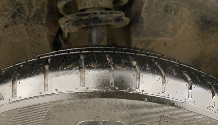 2022 Tata PUNCH CREATIVE  1.2 RTN DUAL TONE, Petrol, Manual, 9,655 km, Right Front Tyre Tread