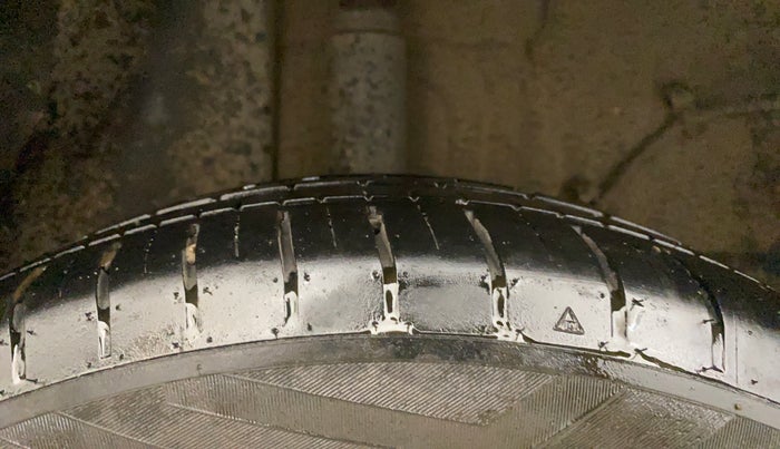 2022 Tata PUNCH CREATIVE  1.2 RTN DUAL TONE, Petrol, Manual, 9,655 km, Right Rear Tyre Tread