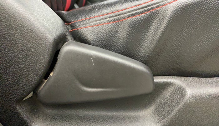 2020 Renault Kwid RXT 1.0 AMT (O), Petrol, Automatic, 37,807 km, Driver Side Adjustment Panel
