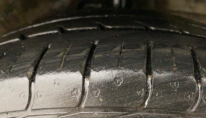 2015 Maruti Celerio VXI AMT, Petrol, Automatic, 55,878 km, Right Front Tyre Tread