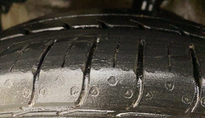 2015 Maruti Celerio VXI AMT, Petrol, Automatic, 55,878 km, Left Front Tyre Tread