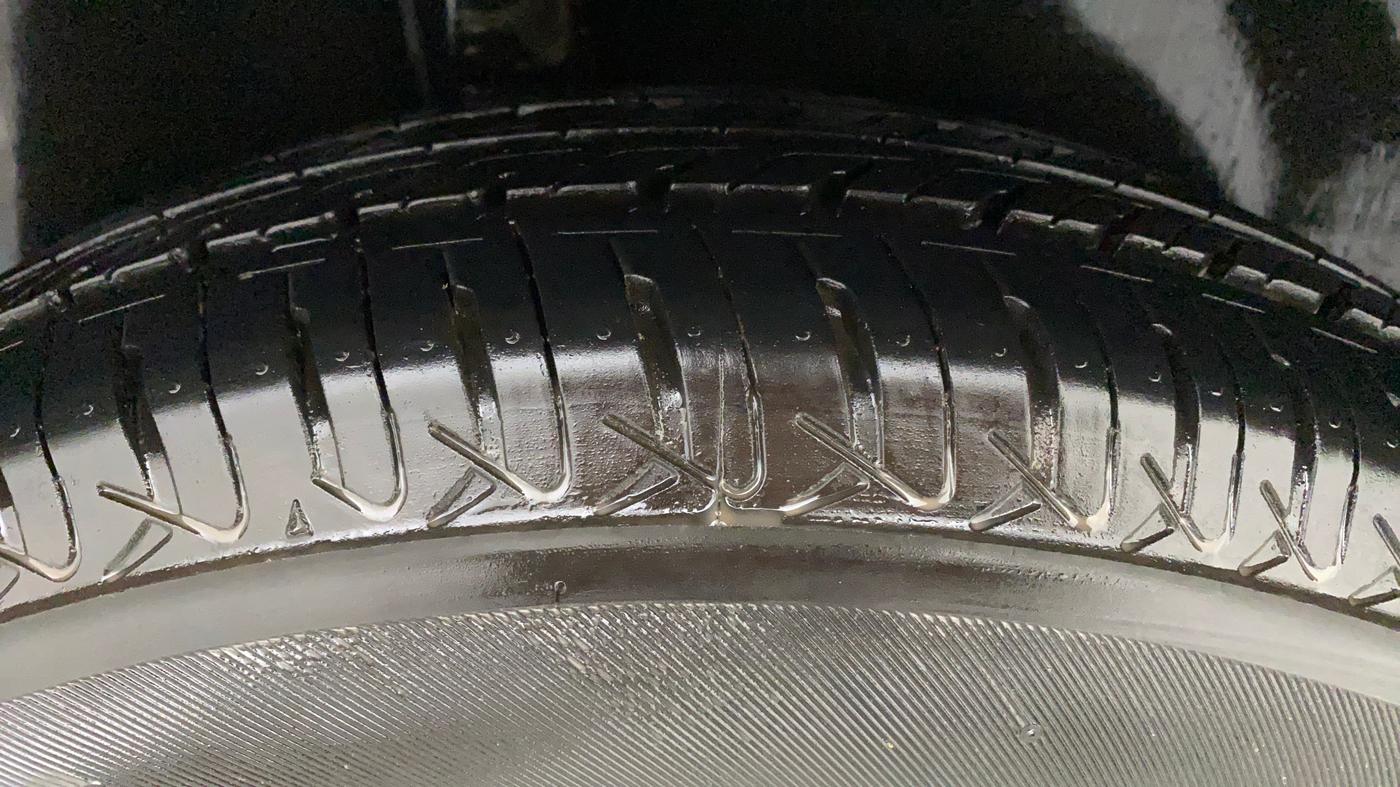 2010 Maruti Swift Dzire VXI, Petrol, Manual, 55,536 km, Right Rear Tyre Tread
