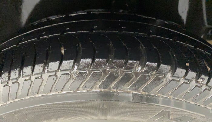 2010 Maruti Swift Dzire VXI, Petrol, Manual, 55,536 km, Left Rear Tyre Tread