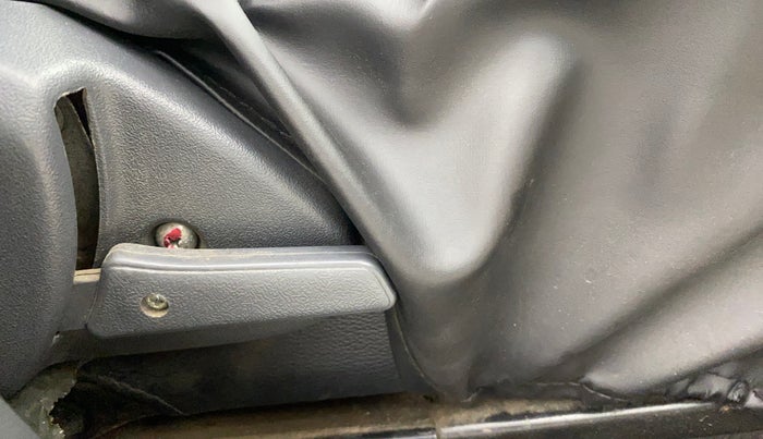 2018 Maruti Alto 800 LXI, Petrol, Manual, 33,753 km, Driver Side Adjustment Panel