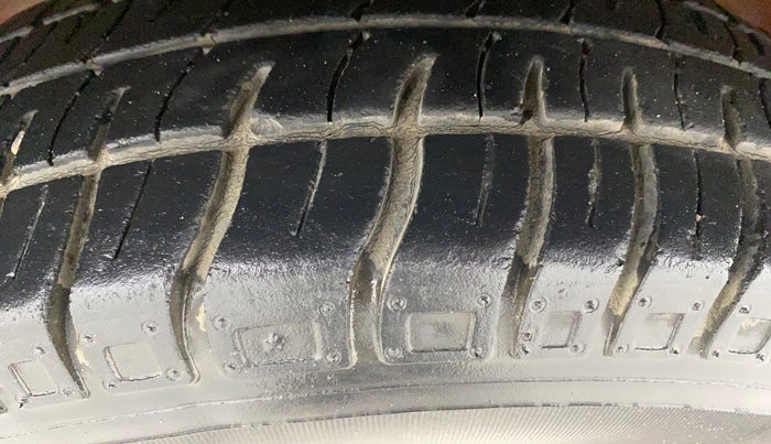 2018 Maruti Alto 800 LXI, Petrol, Manual, 33,753 km, Left Front Tyre Tread