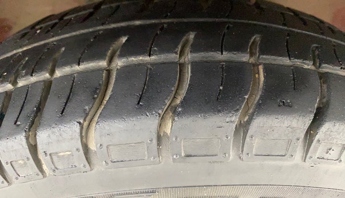 2018 Maruti Alto 800 LXI, Petrol, Manual, 33,753 km, Right Front Tyre Tread