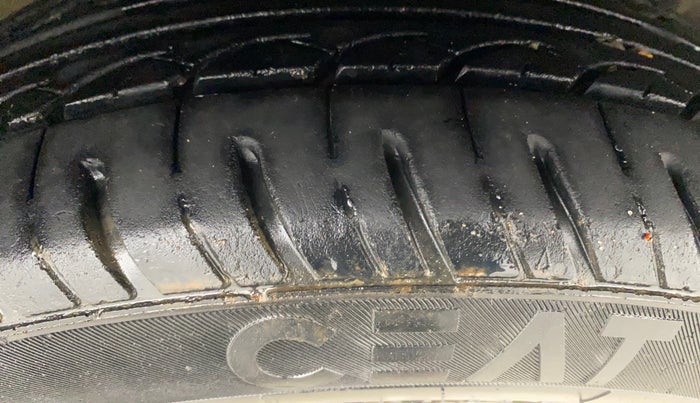 2016 Hyundai Grand i10 ASTA 1.2 KAPPA VTVT, Petrol, Manual, 68,067 km, Right Front Tyre Tread