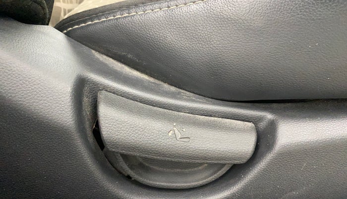 2016 Hyundai Grand i10 ASTA 1.2 KAPPA VTVT, Petrol, Manual, 68,067 km, Driver Side Adjustment Panel