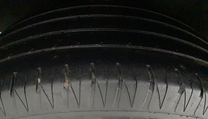 2018 Maruti Vitara Brezza ZDI AMT, Diesel, Automatic, 71,485 km, Right Rear Tyre Tread