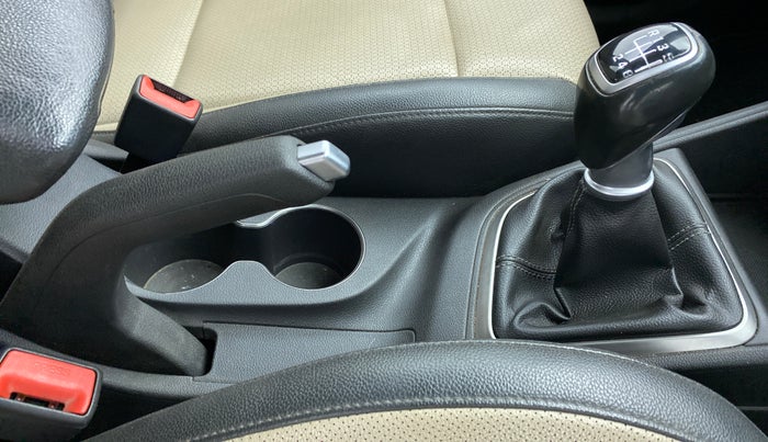 2018 Hyundai Verna 1.6 SX VTVT (O), Petrol, Manual, 33,444 km, Gear Lever
