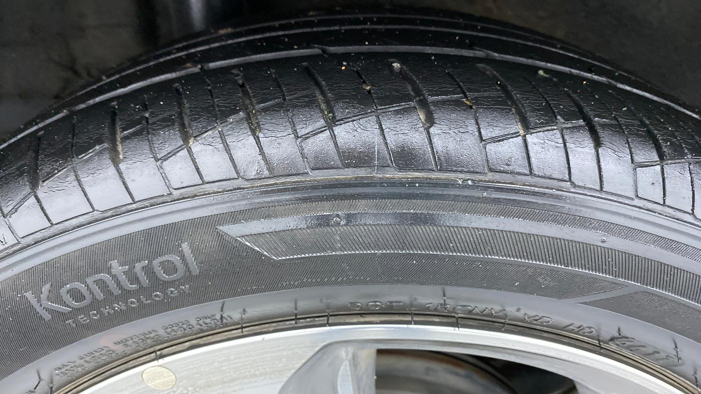 2018 Hyundai Verna 1.6 SX VTVT (O), Petrol, Manual, 33,444 km, Right Rear Tyre Tread