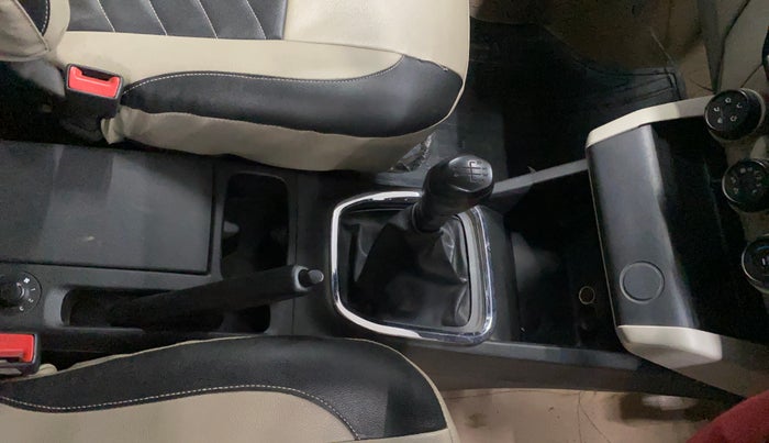 2020 Renault TRIBER RXL MT, Petrol, Manual, 22,986 km, Gear Lever