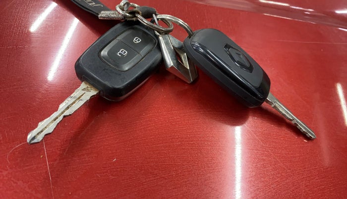 2020 Renault TRIBER RXL MT, Petrol, Manual, 22,986 km, Key Close Up