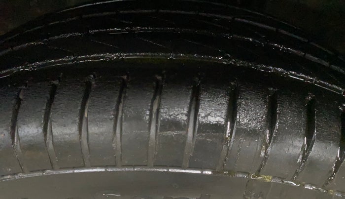 2020 Renault TRIBER RXL MT, Petrol, Manual, 22,986 km, Left Front Tyre Tread