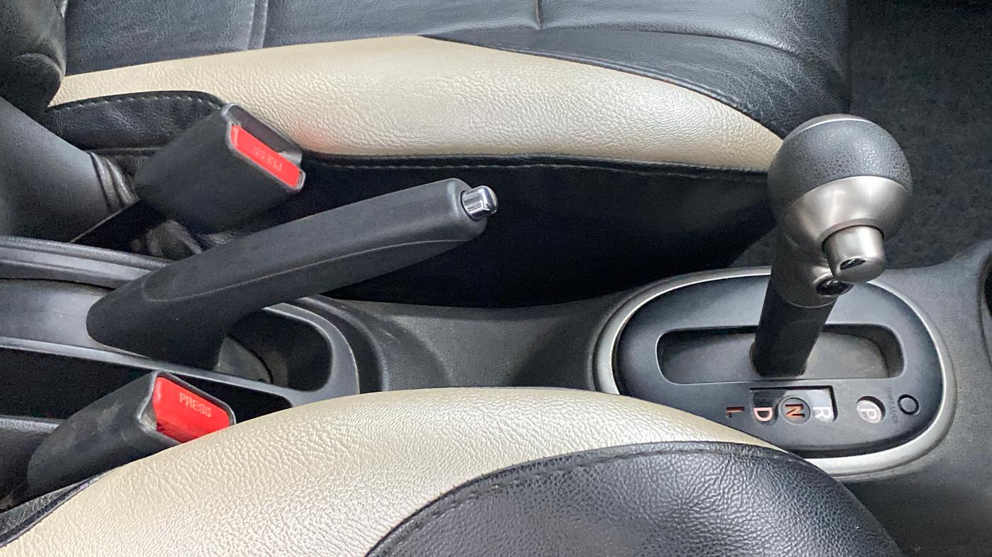 2018 Nissan Micra XV CVT, Petrol, Automatic, 48,021 km, Gear Lever