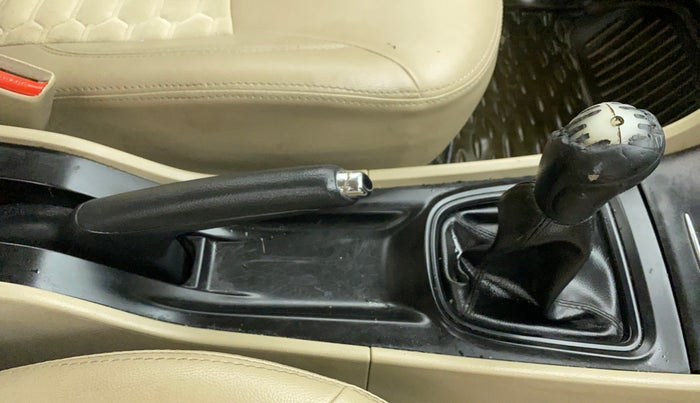 2015 Maruti Ciaz VXI, Petrol, Manual, 59,890 km, Gear Lever