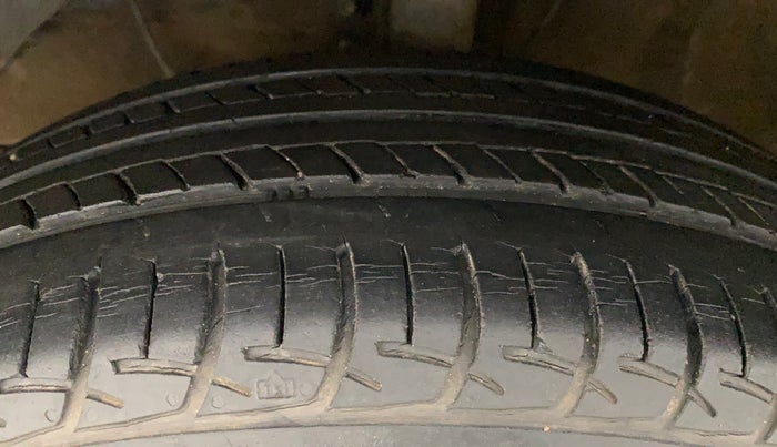 2016 Maruti Baleno DELTA PETROL 1.2, Petrol, Manual, 28,740 km, Left Front Tyre Tread