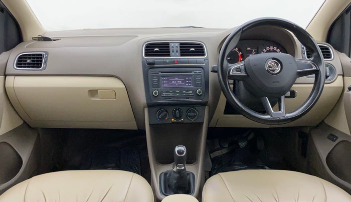 2015 Skoda Rapid AMBITION 1.6 MPI MT, Petrol, Manual, 1,16,847 km, Dashboard