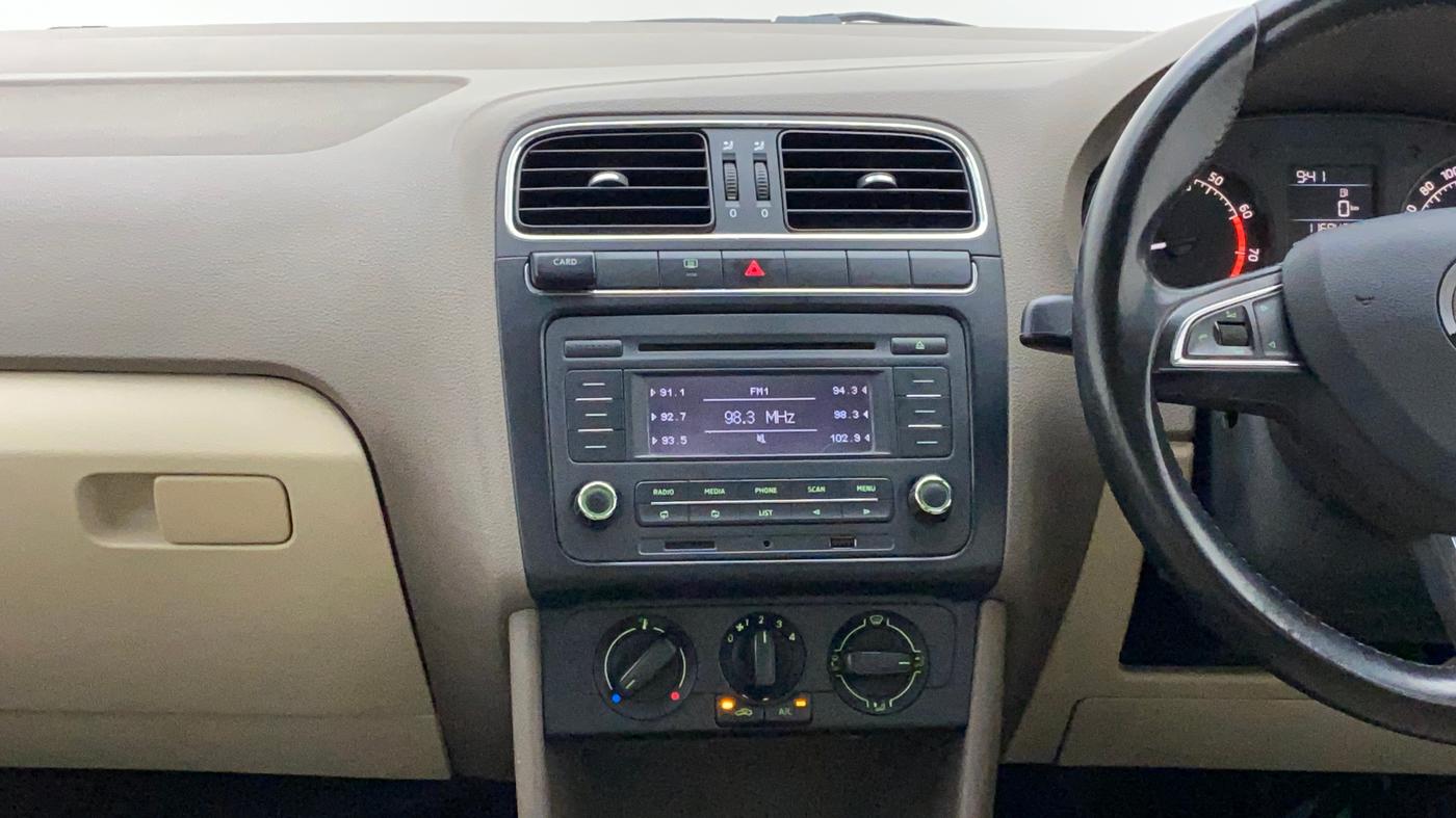 2015 Skoda Rapid AMBITION 1.6 MPI MT, Petrol, Manual, 1,16,847 km, Air Conditioner