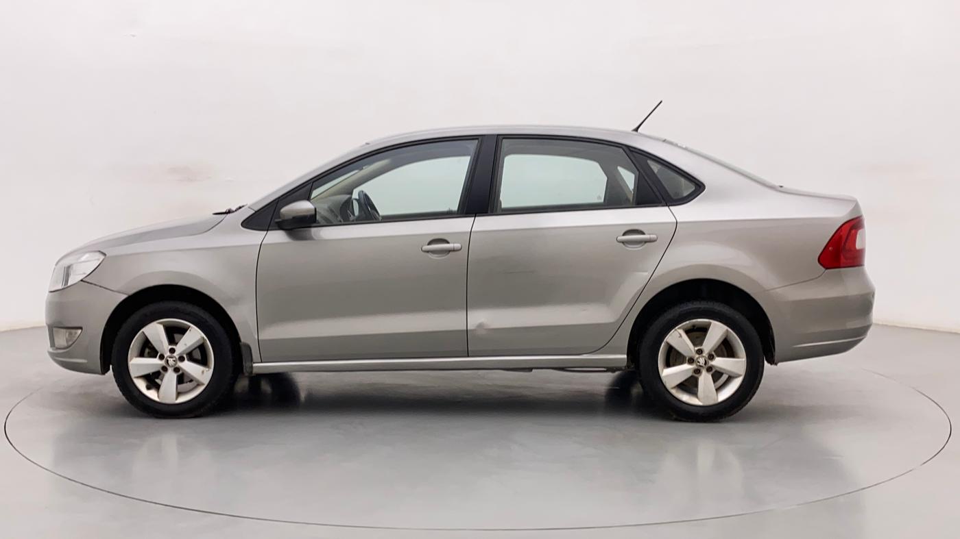 2015 Skoda Rapid AMBITION 1.6 MPI MT, Petrol, Manual, 1,16,847 km, Left Side