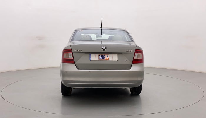 2015 Skoda Rapid AMBITION 1.6 MPI MT, Petrol, Manual, 1,16,847 km, Back/Rear