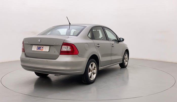 2015 Skoda Rapid AMBITION 1.6 MPI MT, Petrol, Manual, 1,16,847 km, Right Back Diagonal