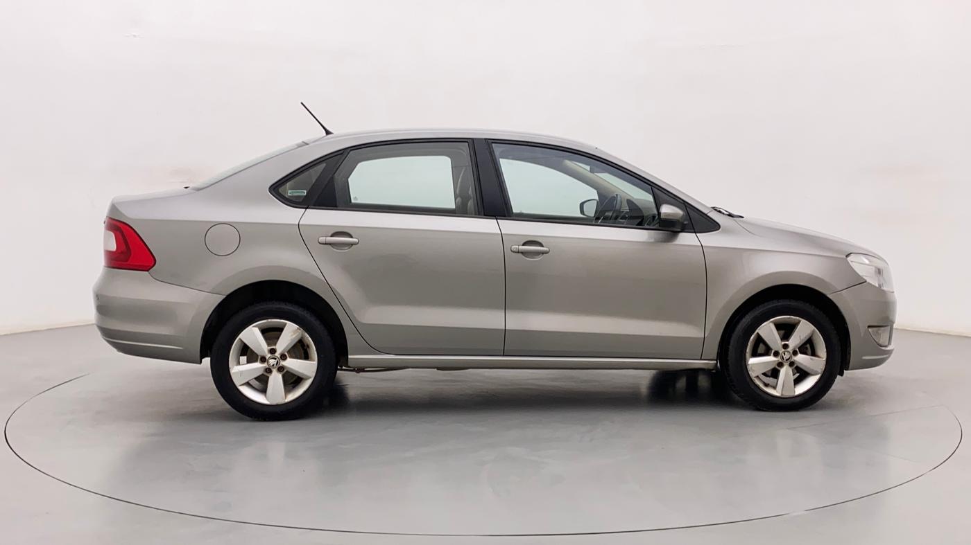 2015 Skoda Rapid AMBITION 1.6 MPI MT, Petrol, Manual, 1,16,847 km, Right Side View