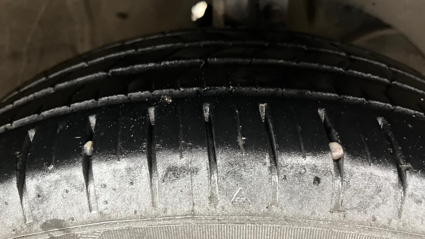 2022 Maruti Baleno ZETA PETROL 1.2, Petrol, Manual, 33,289 km, Right Front Tyre Tread