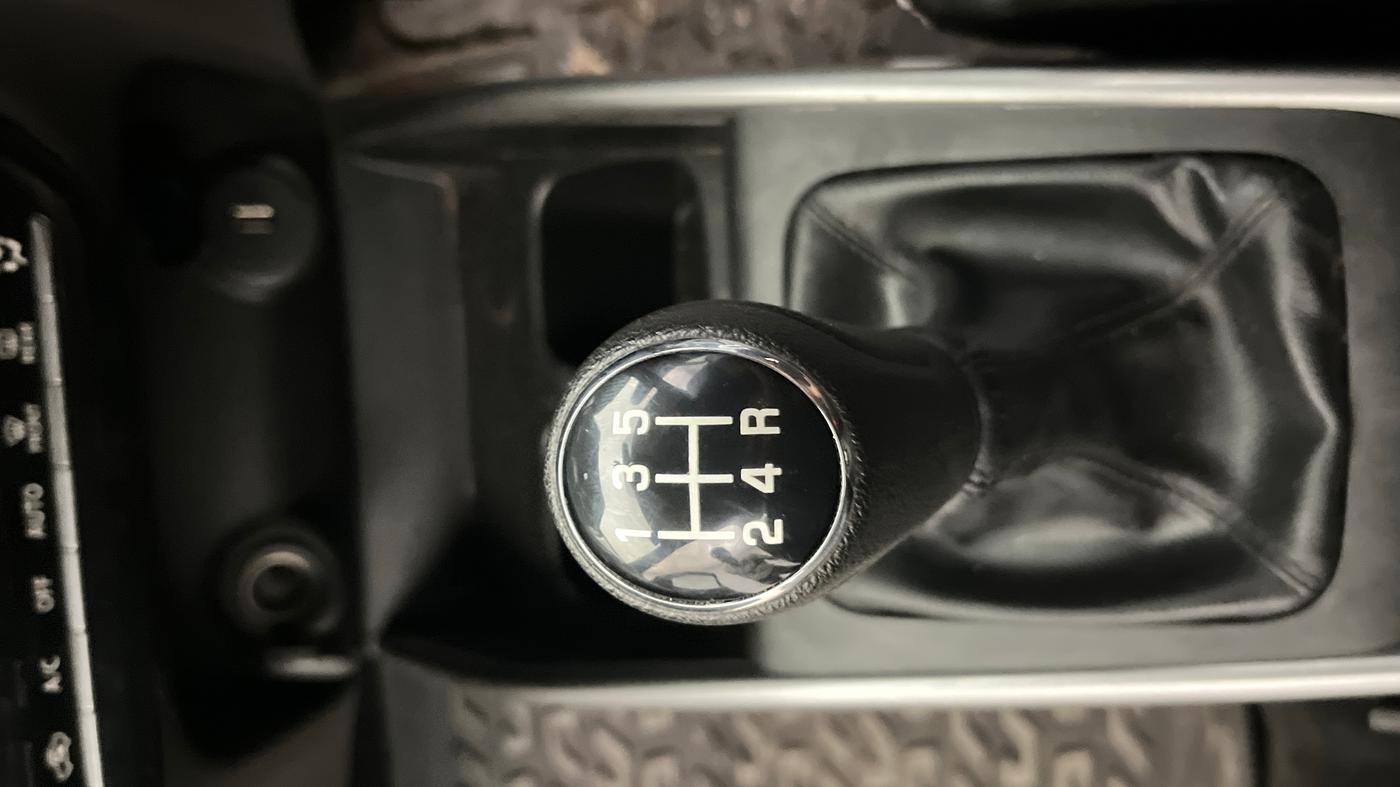 2022 Maruti Baleno ZETA PETROL 1.2, Petrol, Manual, 33,289 km, Gear Lever
