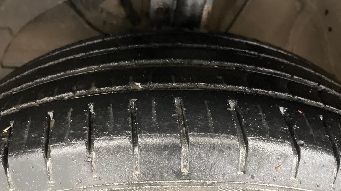 2022 Maruti Baleno ZETA PETROL 1.2, Petrol, Manual, 33,289 km, Left Front Tyre Tread