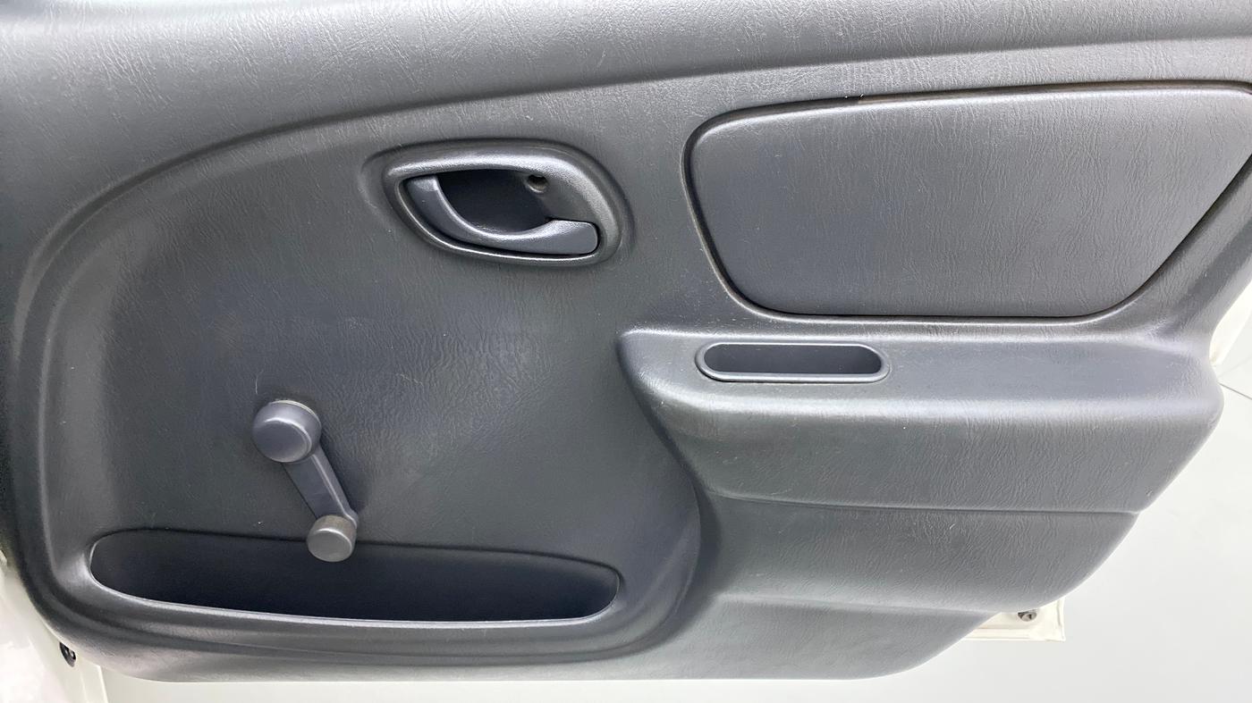 2011 Maruti Alto LXI, Petrol, Manual, 78,639 km, Driver Side Door Panels Control