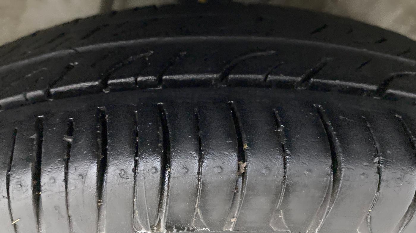 2011 Maruti Alto LXI, Petrol, Manual, 78,639 km, Right Front Tyre Tread