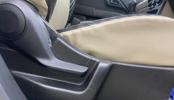 2022 Maruti New Wagon-R LXI CNG 1.0, CNG, Manual, 1,12,763 km, Driver Side Adjustment Panel