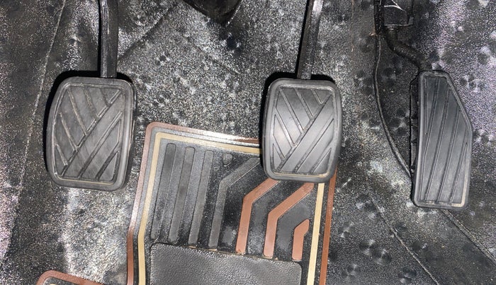 2022 Maruti New Wagon-R LXI CNG 1.0, CNG, Manual, 1,12,763 km, Pedals