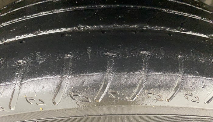 2021 Renault Kiger RXZ TURBO CVT, Petrol, Automatic, 50,011 km, Right Front Tyre Tread