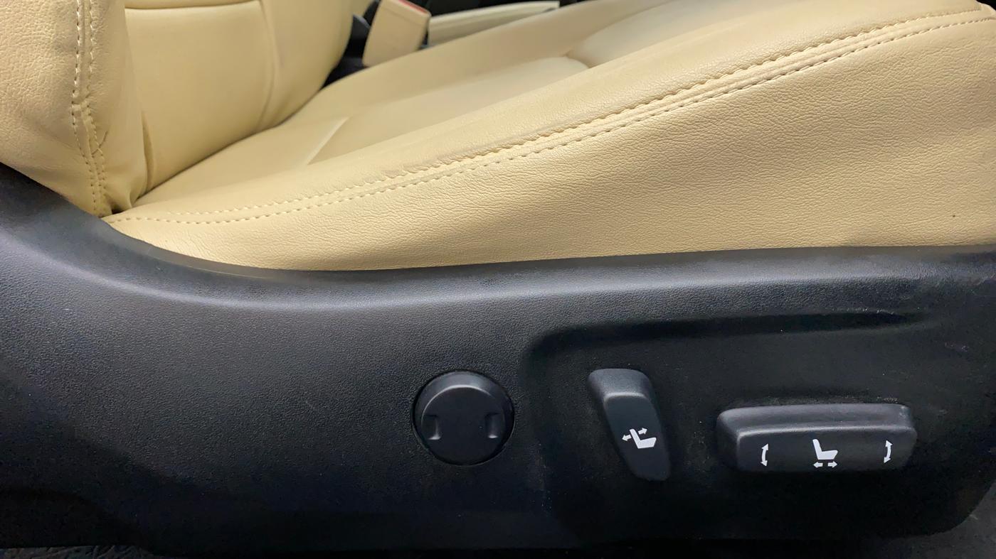 2018 Toyota Corolla Altis D 4D GL, Diesel, Manual, 84,978 km, Driver Side Adjustment Panel