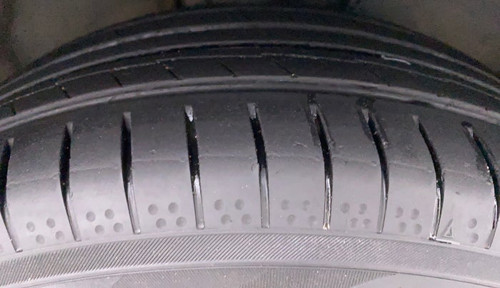 2018 Toyota Corolla Altis D 4D GL, Diesel, Manual, 84,978 km, Right Front Tyre Tread