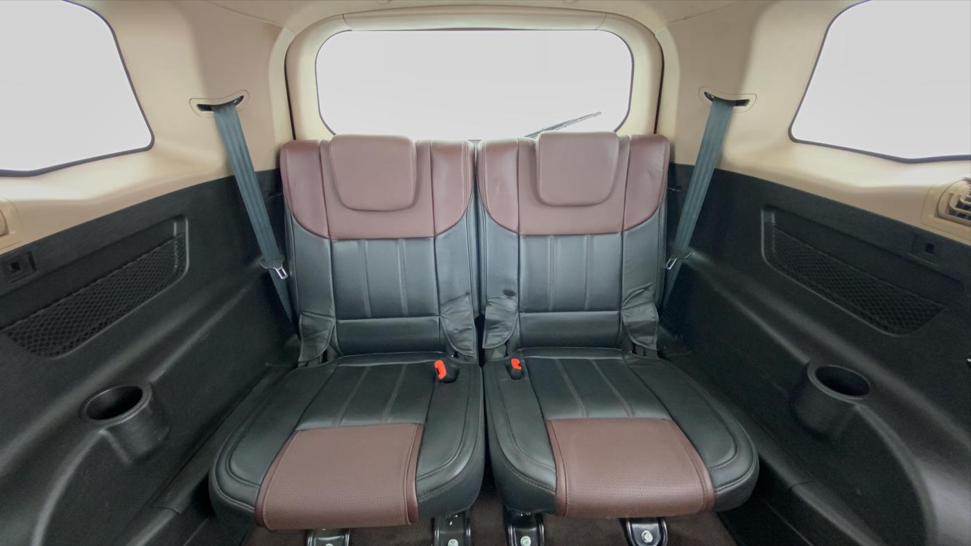2014 Mahindra XUV500 W8 FWD, Diesel, Manual, 90,908 km, Third Seat Row ( optional )