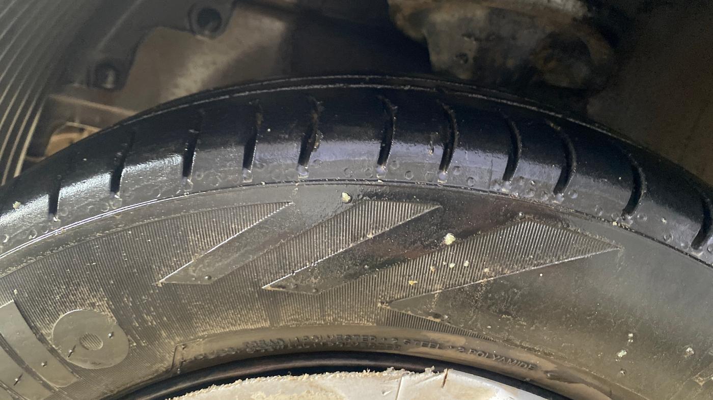 2017 Hyundai Eon SPORTZ, Petrol, Manual, 89,345 km, Left Front Tyre Tread