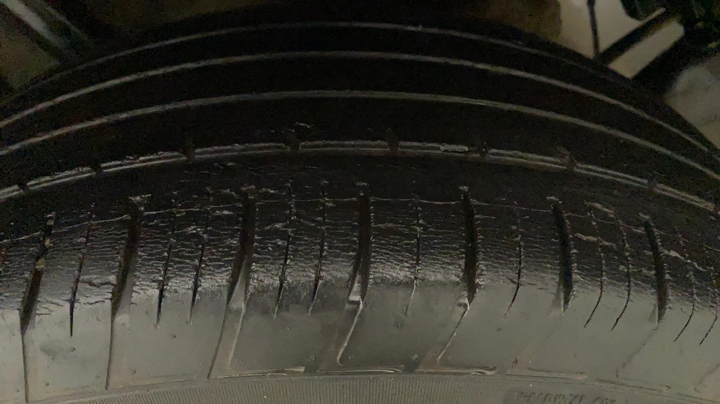 2019 Renault Duster RXS OPT CVT, Petrol, Automatic, 26,958 km, Left Rear Tyre Tread