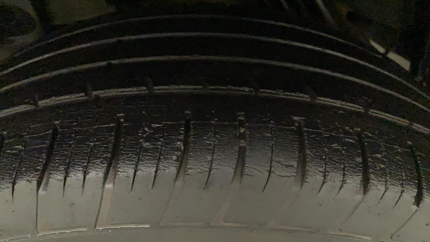 2019 Renault Duster RXS OPT CVT, Petrol, Automatic, 26,958 km, Left Front Tyre Tread