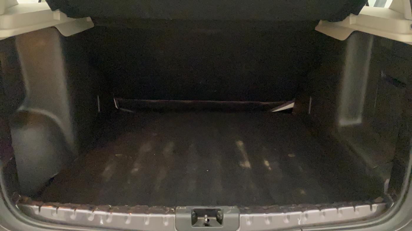 2019 Renault Duster RXS OPT CVT, Petrol, Automatic, 26,958 km, Boot Inside