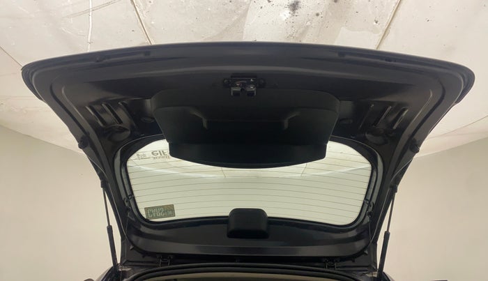 2019 Renault Duster RXS OPT CVT, Petrol, Automatic, 26,958 km, Boot Door Open