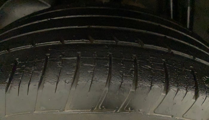 2019 Renault Duster RXS OPT CVT, Petrol, Automatic, 26,958 km, Right Rear Tyre Tread