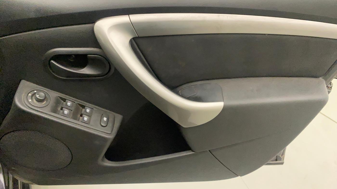 2019 Renault Duster RXS OPT CVT, Petrol, Automatic, 26,958 km, Driver Side Door Panels Control