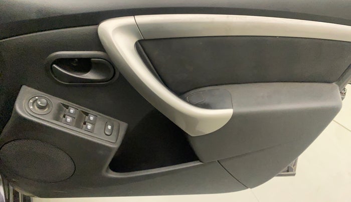 2019 Renault Duster RXS OPT CVT, Petrol, Automatic, 26,958 km, Driver Side Door Panels Control